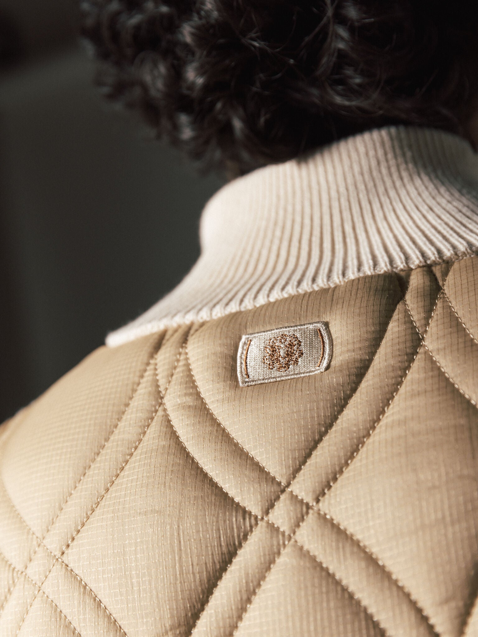 Modelshot / Offwhite / Detail